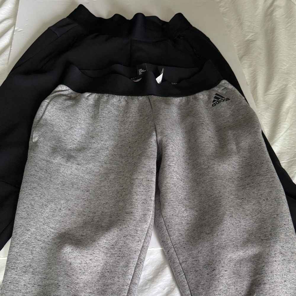 Adidas Women versatility trousers XS black and gray .